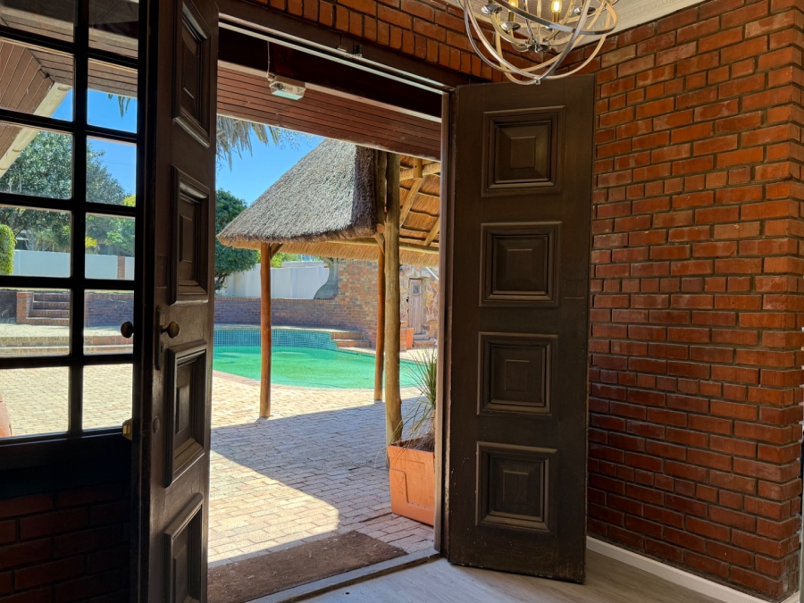 5 Bedroom Property for Sale in Bluewater Bay Eastern Cape